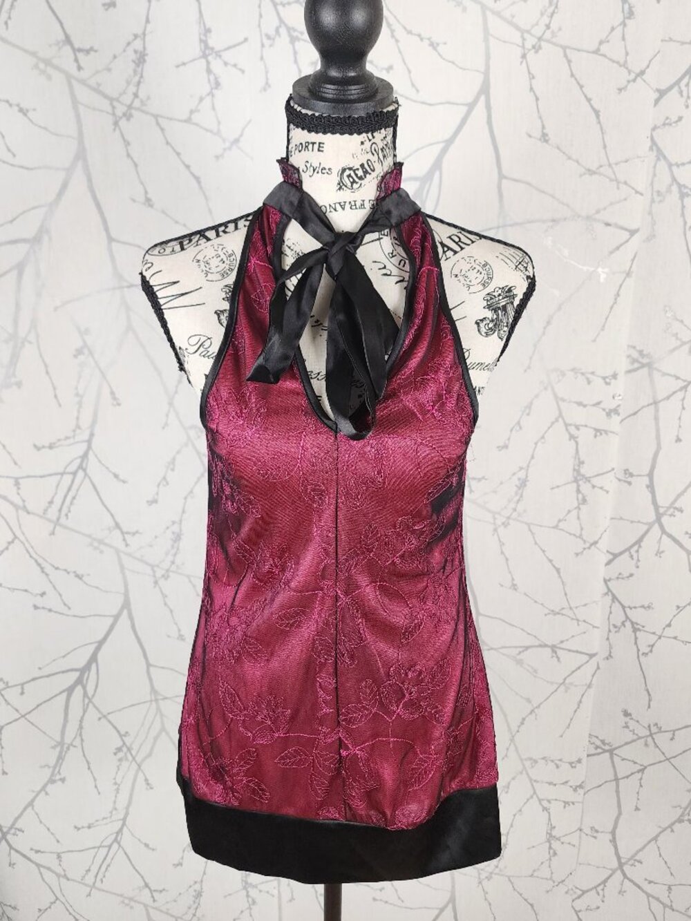 Le Chateau VTG Pink Mesh Overlay Embroidered Tie Neck Tank
